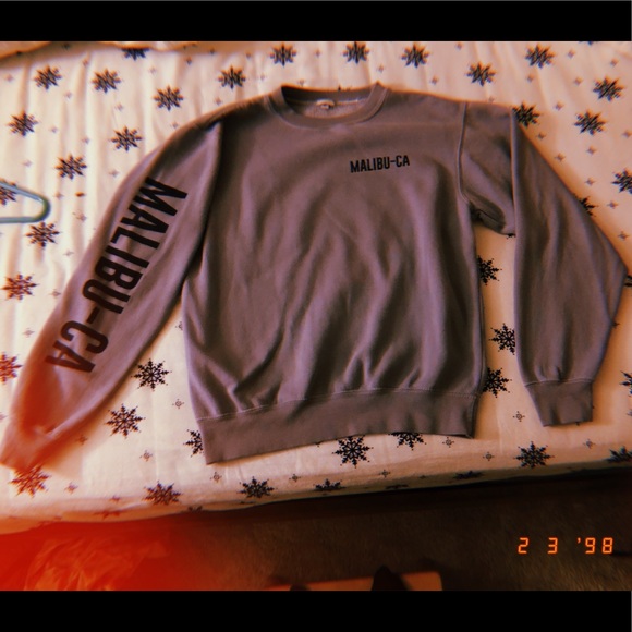 Brandy Melville Tops - NWOT BRANDY MELVILLE MALIBU SWEATSHIRT!!
